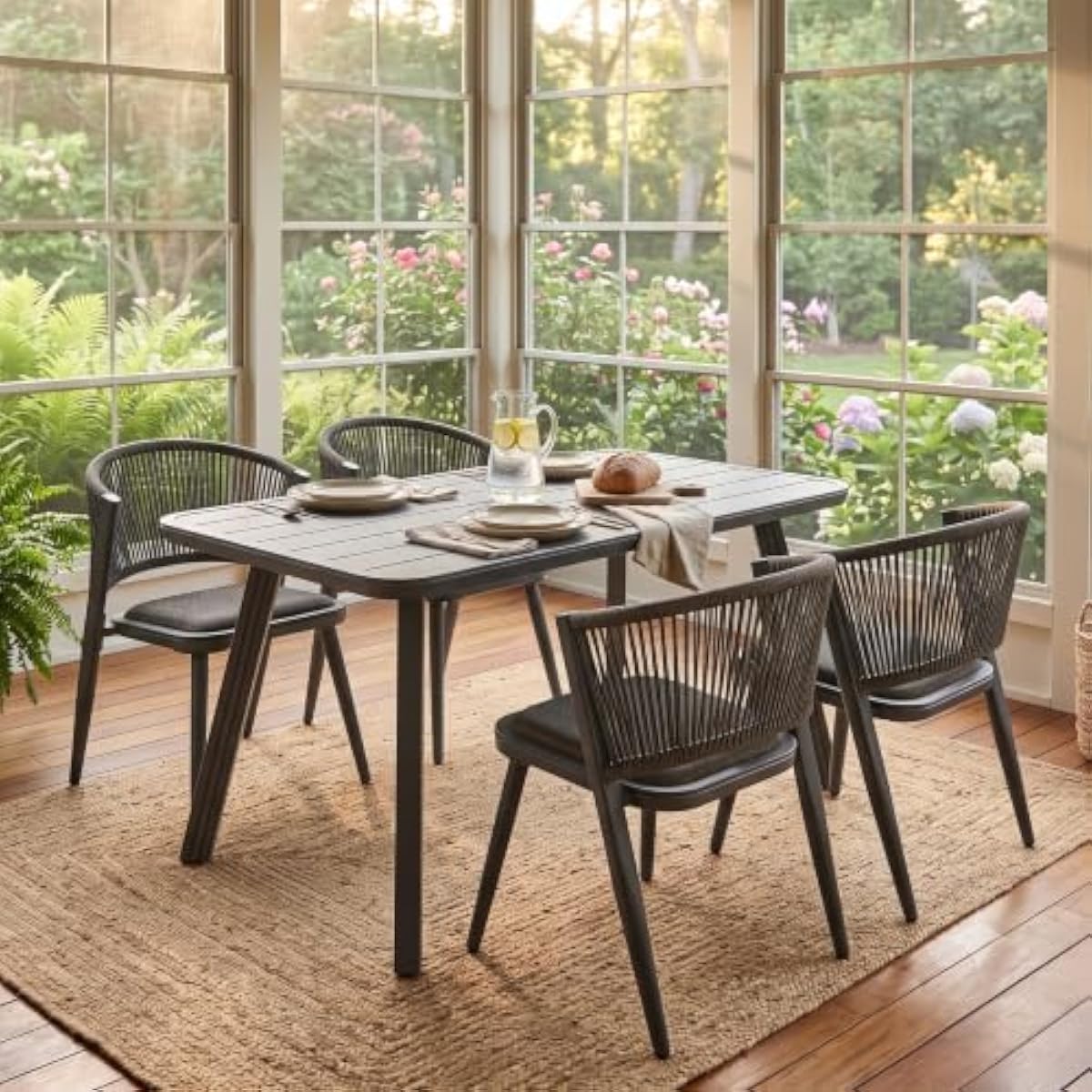 Set Meja Makan Teras Modern Be - Outdoor Furniture Plus ulasan dan harga